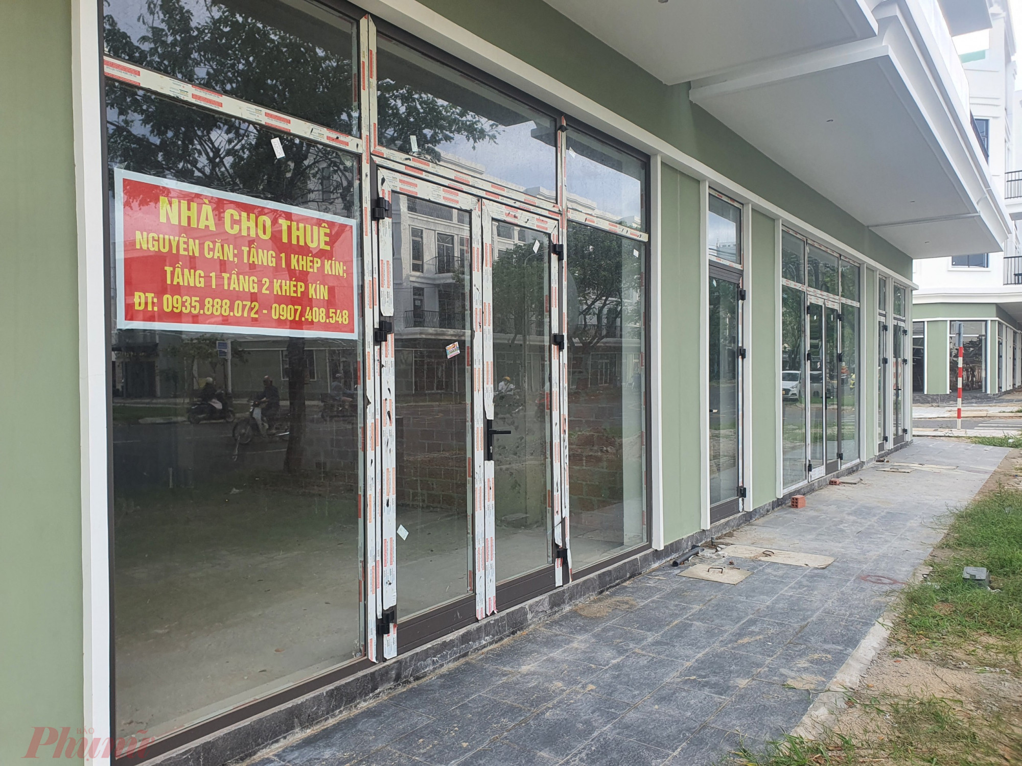 Khả thừa nhận đã trộm cắp số khung cửa nhôm kính ở dãy shophouse trên đường Nguyễn Sinh Sắc, mang các bộ cửa đi bán lấy tiền mua ma túy.