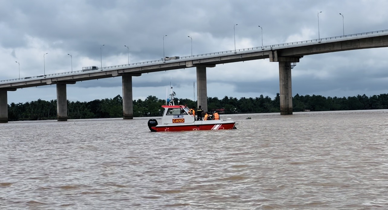 Lực lượng chức năng của tỉnh Trà Vinh vẫn đang tích cực chủ động phối hợp, tìm kiếm người mẹ mất tích