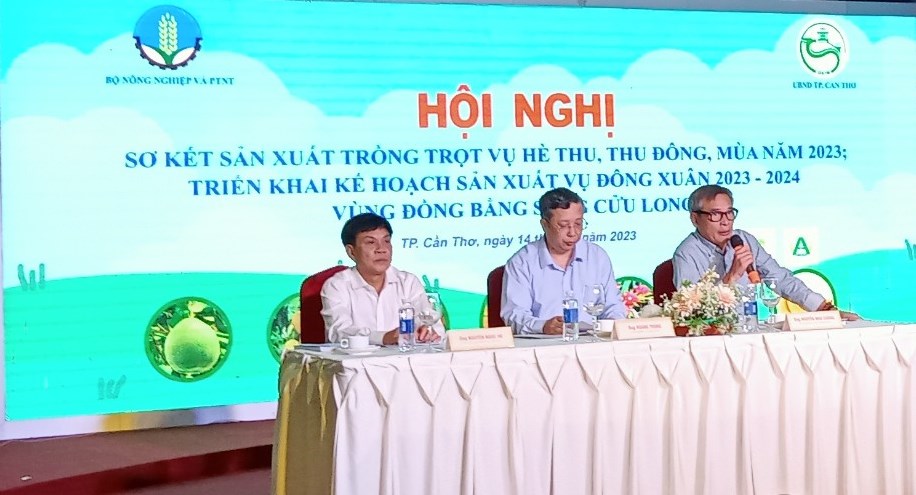 Lãnh đạo Bộ NN-PTNT và UBND TP Cần Thơ chủ trì hội nghị 