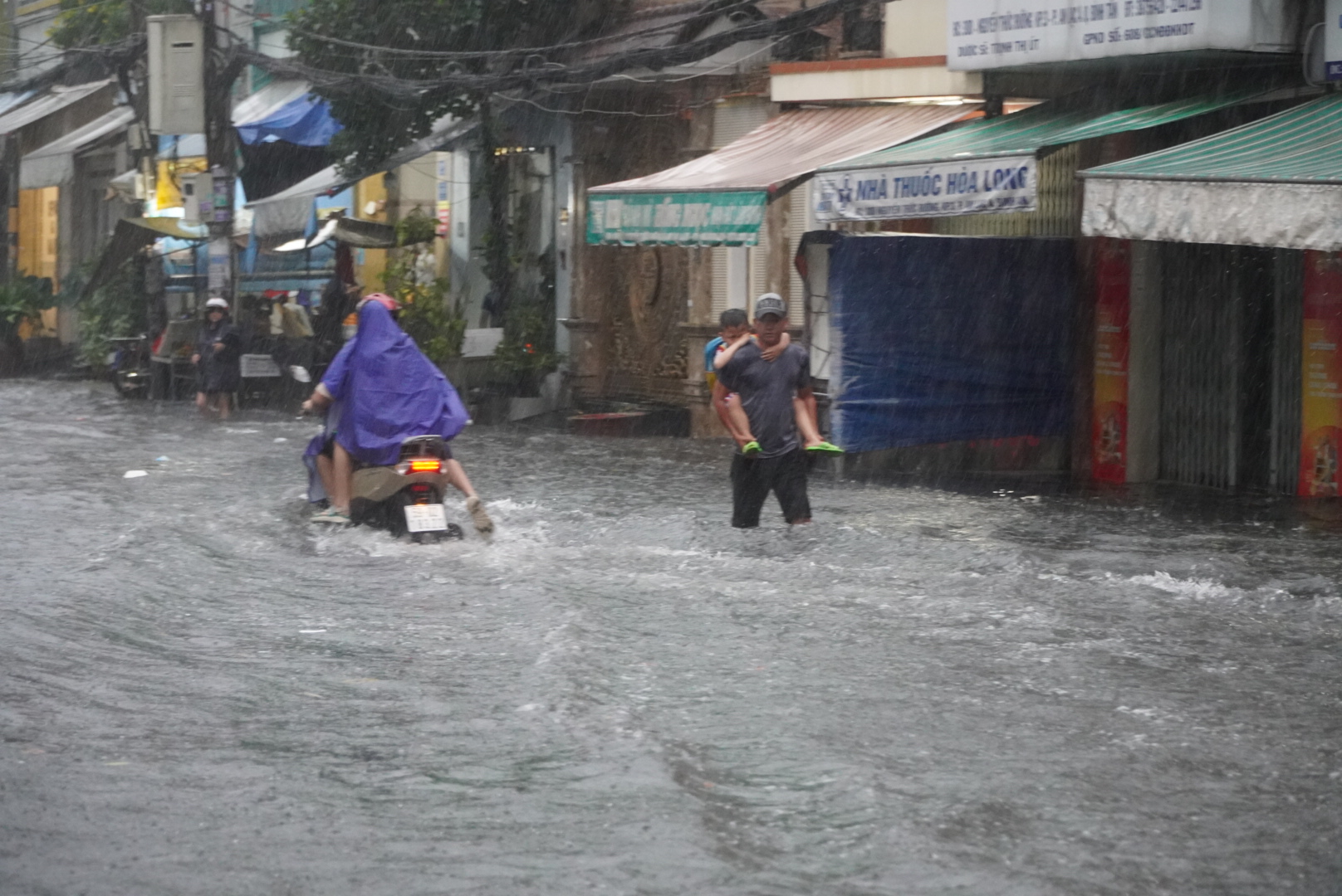 Mưa lớn