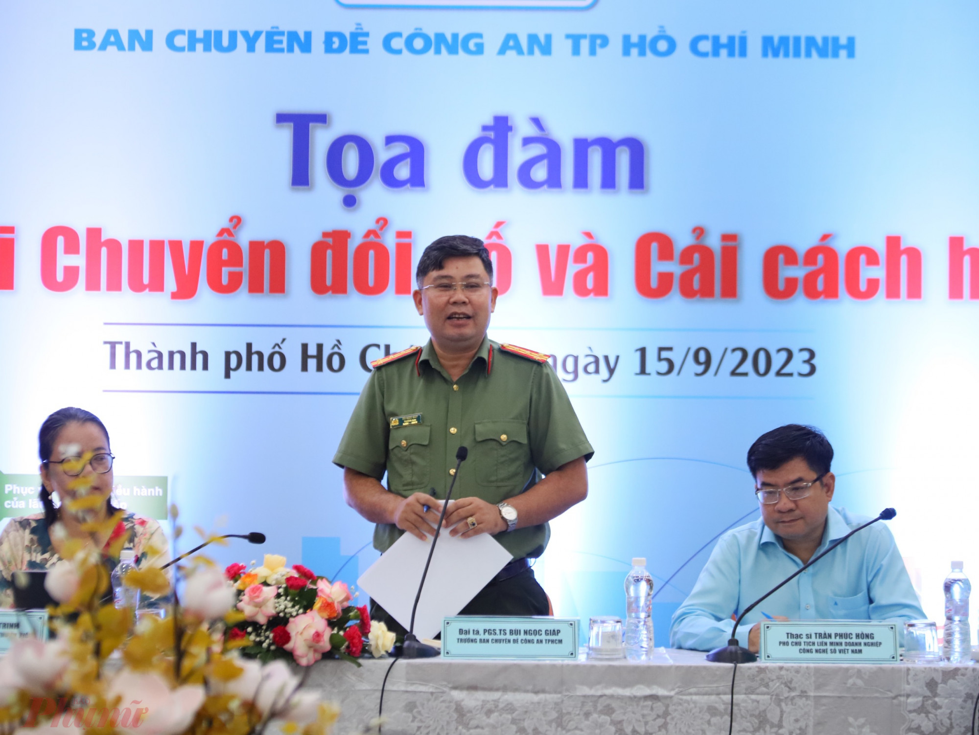 Đại tá Bùi Ngọc Giáp - Trưởng Ban Chuyên đề Công an TPHCM phát biểu tại toạ đàm