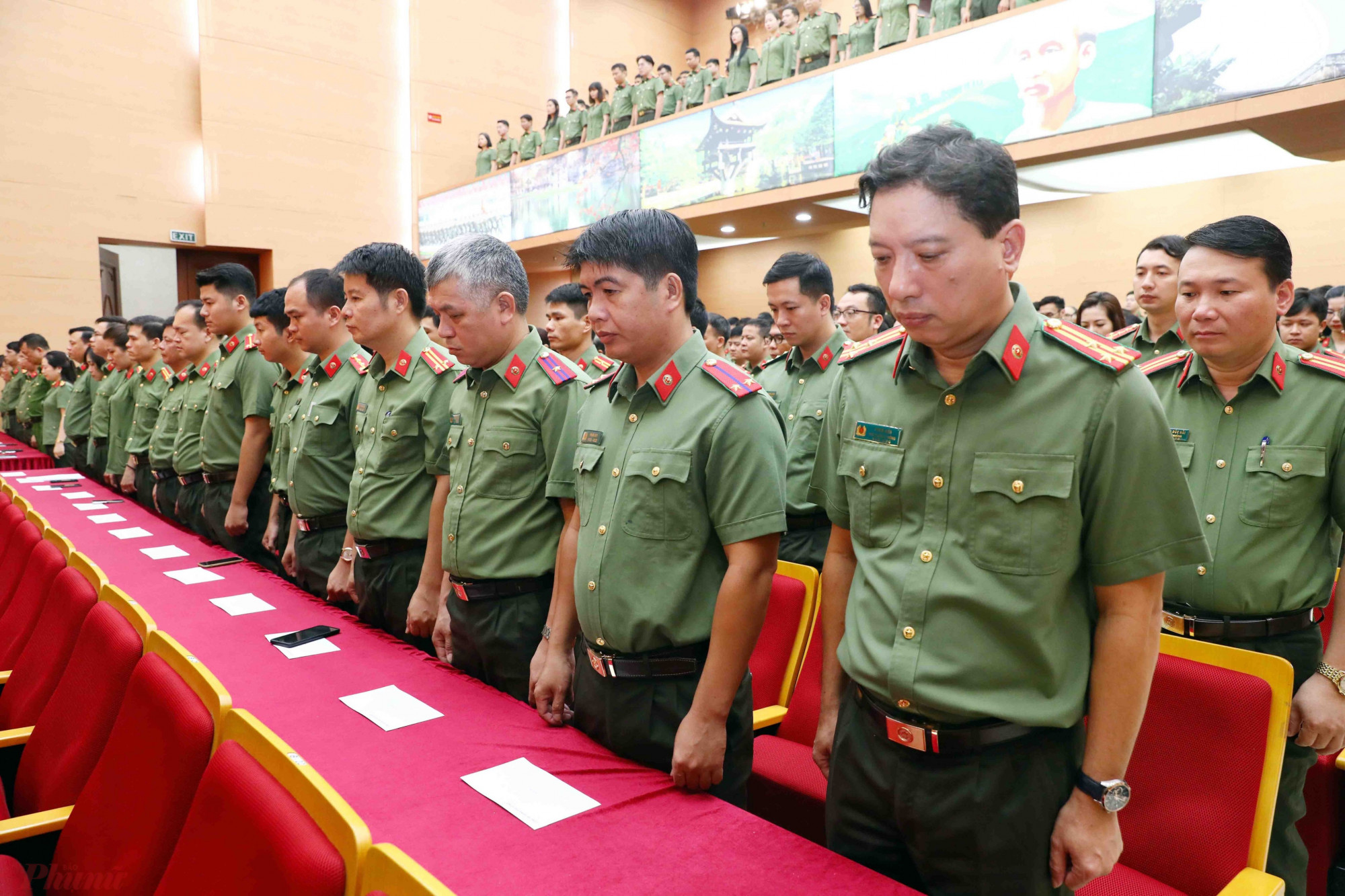 Giám đốc Công an Thành phố cho biết, trong những ngày qua, lực lượng Công an Thành phố đang tích cực điều tra, làm rõ nguyên nhân vụ cháy, cứu chữa người bị thương, đồng thời phối hợp với các ban ngành đoàn thể thực hiện các chính sách kịp thời để giúp gia đình người bị nạn sớm vượt qua nỗi đau, ổn định tình hình, bảo đảm cuộc sống.