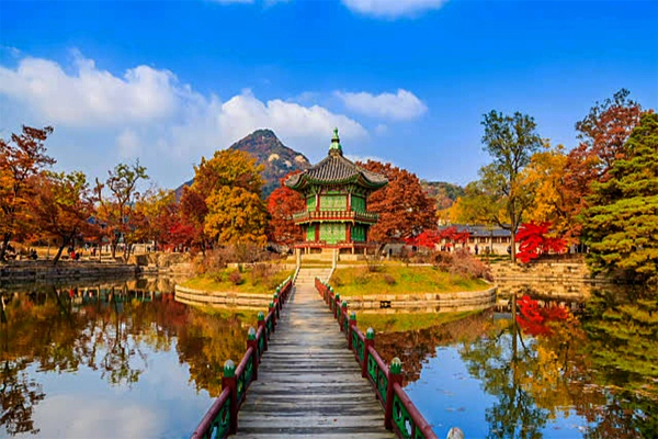 Khung cảnh thơ mộng của mùa thu ở Hàn Quốc - Ảnh Internet