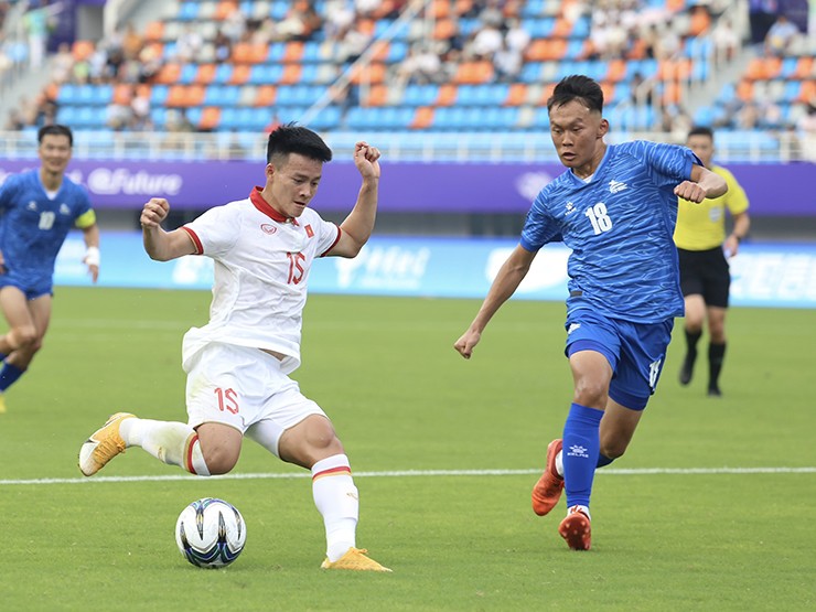 U23 Việt Nam thắng dễ trong trận ra quân