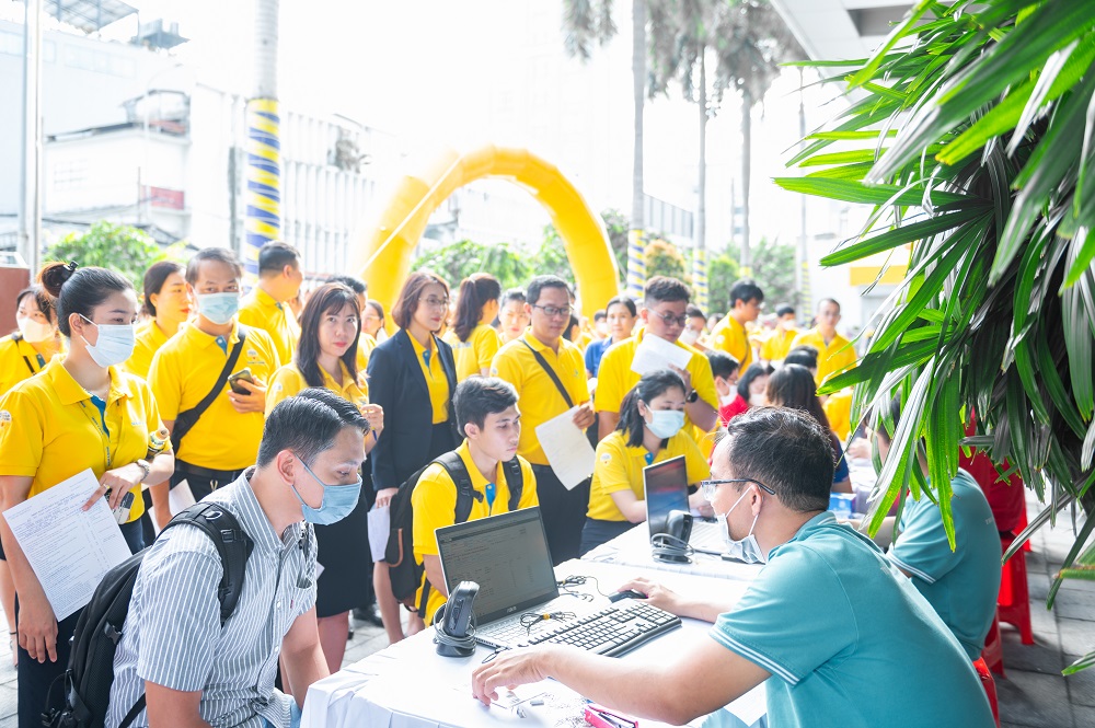 Đông đảo CBNV, khách hàng và đối tác Nam A Bank tham gia Ngày Hội đỏ 2023 - Ảnh: Nam A Bank