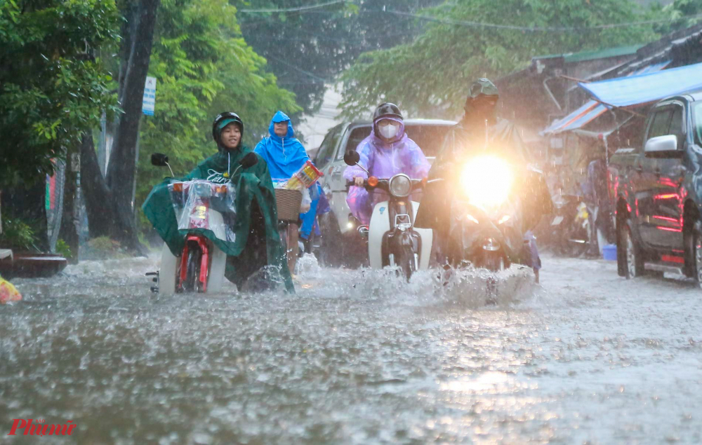 Đây là đợt mưa lớn, gây ngập nặng nhất tại Hà Nội kể từ đầu mùa tới giờ.