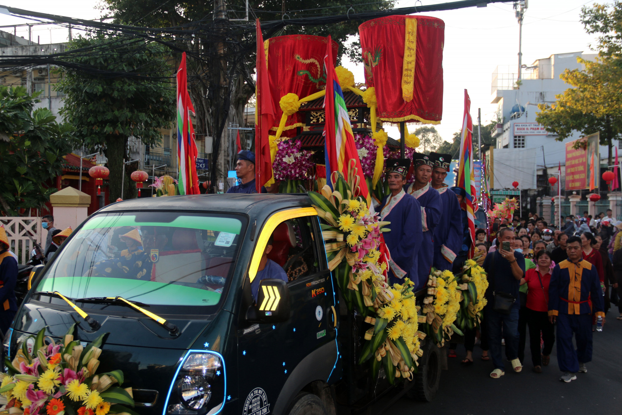 Lễ thỉnh sắc thần Nguyễn Trung Trực trên đại lộ Nguyễn Trung Trực
