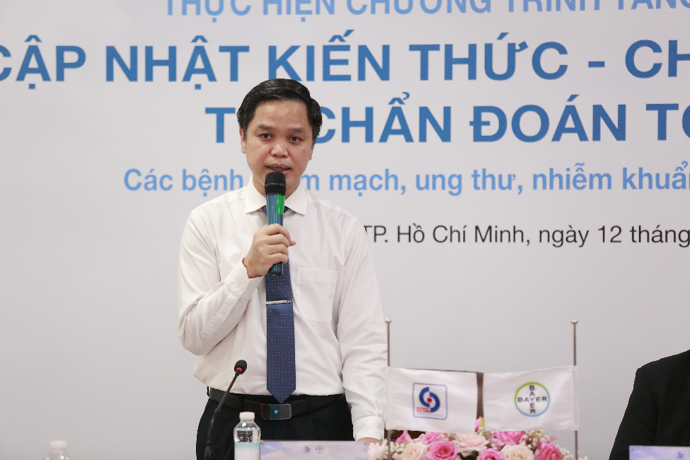 Tiến sĩ bác sĩ Nguyễn Hoàng Hải - Giám đốc BV NDGĐ chia sẻ sự cộng tác và đồng hành từ Bayer Việt Nam góp phần giúp bệnh viện nâng cao chất lượng khám chữa bệnh và đẩy mạnh đào tạo nghiên cứu khoa học - Ảnh: Minh Phú