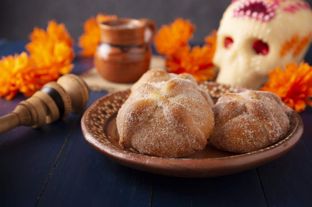 Bánh pan de muerto - Ảnh Internet