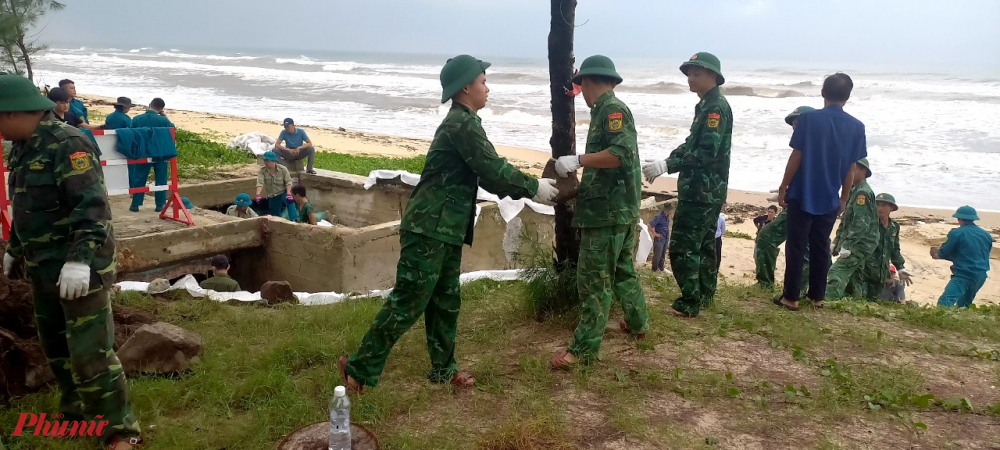 Ông Hoàng Văn Vy, Chủ tịch UBND xã Phú Diên cho biết: Sau khi kiểm tra các điểm đường dân sinh bị sạt lở ven biển, Ban Chỉ huy PCTT&TKCN tỉnh đã xuất 50m3 đá hộc, 50 rọ thép loại 1m3 và 1 cuộn vải lọc kích thước 900m2 để cho địa phương để xử lý khẩn cấp khắc phục sạt lở đường do mưa lớn, làm hạn chế dòng chảy, ổn định vùng bờ biển.