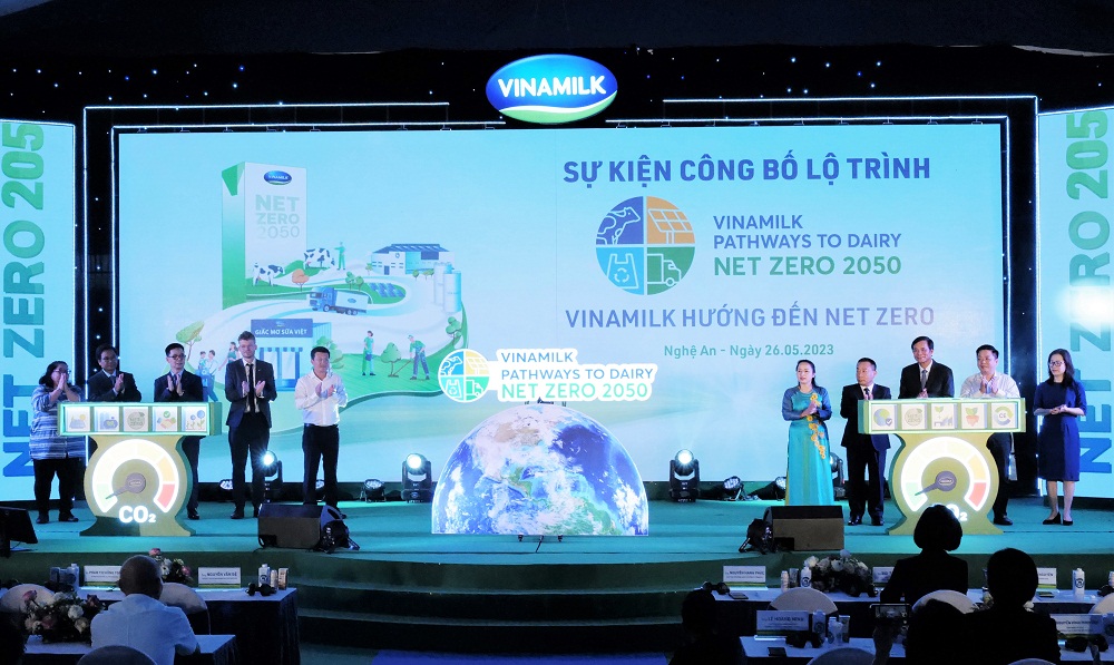 Vinamilk là doanh nghiệp sữa Việt Nam đầu tiên có nhà máy và trang trại đạt trung hòa carbon theo tiêu chuẩn PAS 2060:2014 - Ảnh: Vinamilk