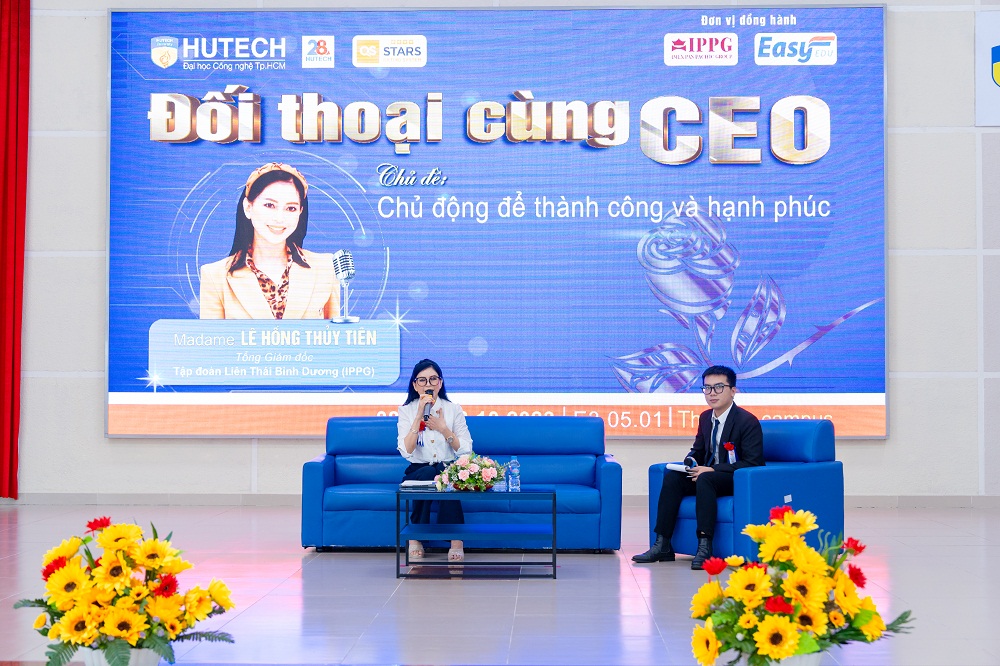 Nhiều chia sẻ giá trị được nữ CEO Lê Hồng Thủy Tiên truyền đạt đến sinh viên HUTECH - Ảnh: HUTECH