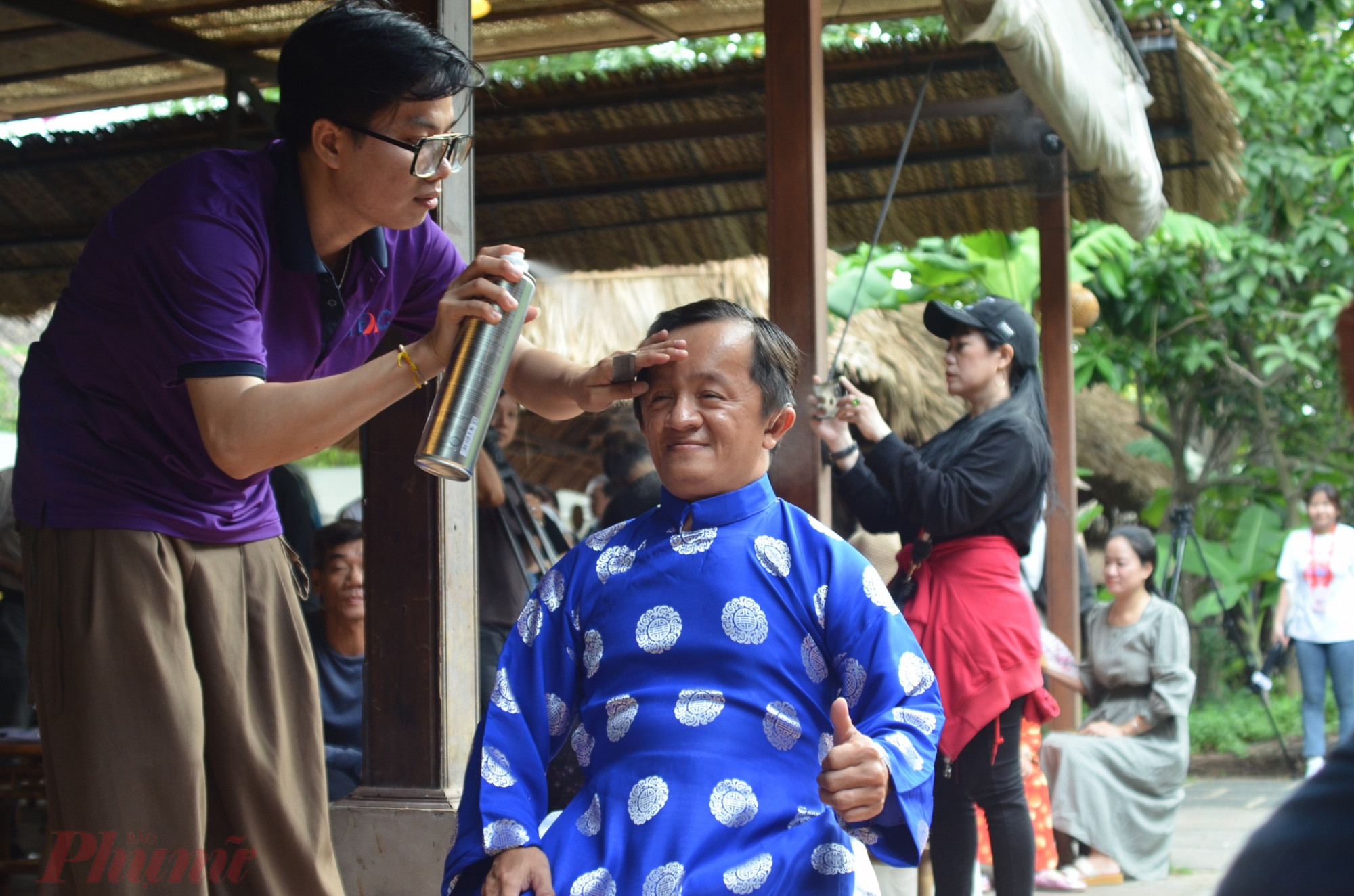 Mỗi cặp đôi tham gia chương trình đều được hỗ trợ: nhẫn cưới, trang điểm và chụp ảnh cưới, quà cưới, tặng gói khám sức khỏe, chương trình hành trình hạnh phúc sau Lễ cưới. Với nhiều gia đình khó khăn, Ban tổ chức sẽ xem xét trao tặng Nhà tình bạn, Căn phòng mơ ước…