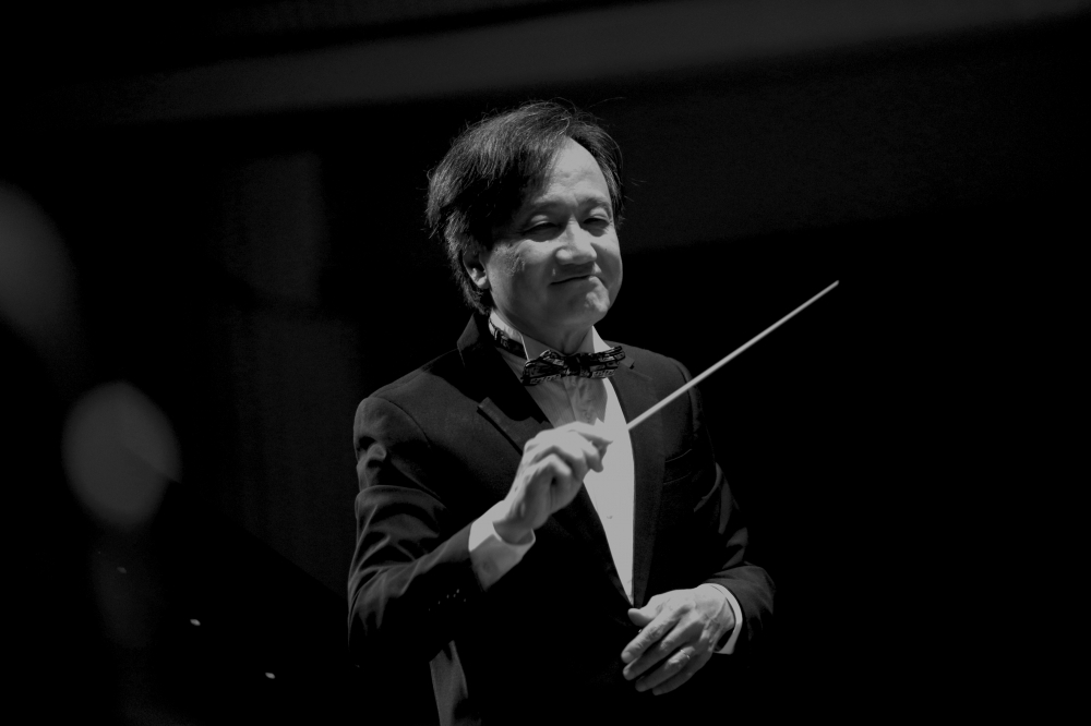 Dàn dựng và chỉ huy chương trình là nhạc trưởng - nghệ sĩ ưu tú Trần Vương Thạch. Ông nguyên là giám đốc HBSO, có nhiều năm cống hiến cho sự phát triển lớn mạnh của HBSO hôm nay.