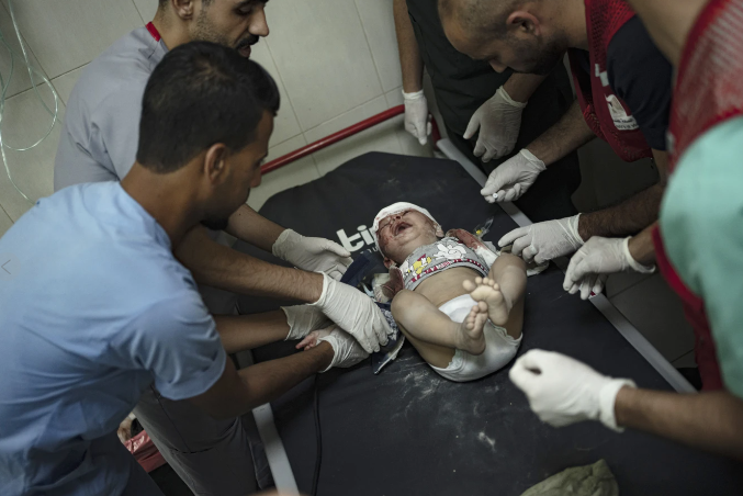 Theo Tổ chức Y tế Thế giới, ít nhất 50.000 phụ nữ mang thai ở Gaza không thể tiếp cận các dịch vụ y tế thiết yếu và khoảng 5.500 phụ nữ sẽ sinh con trong tháng tới. Ít nhất 7 trong số gần 30 bệnh viện đã buộc phải đóng cửa do thiệt hại do các cuộc tấn công không ngừng của Israel cũng như tình trạng thiếu điện, nước và các vật tư khác. Các bác sĩ ở các bệnh viện còn lại cho biết họ đang trên bờ vực. Cơ quan Liên hợp quốc về người tị nạn Palestine hôm Chủ nhật cho biết họ có đủ nhiên liệu dùng trong ba ngày để phục vụ các nhu cầu thiết yếu.