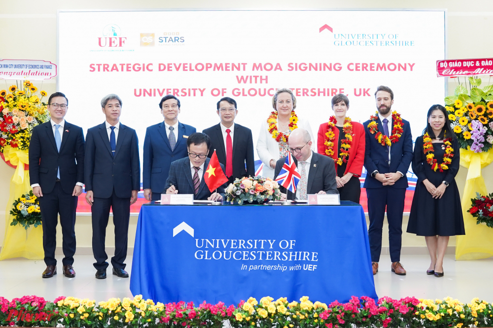 Lễ ký kết hợp tác giữa Đại học Gloucestershire - UoG (Vương quốc Anh) và Trường đại học Kinh tế - Tài chính TPHCM (Việt nam)