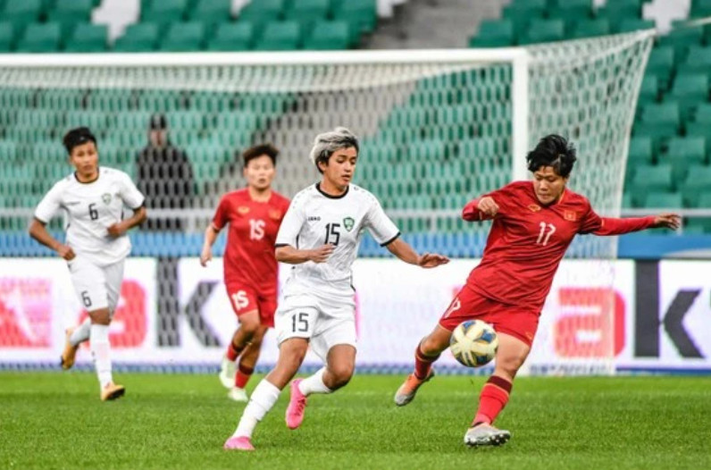 Đội tuyển nữ Việt Nam (17) gặp khó trước lối đá chặt chẽ của Uzbekistan