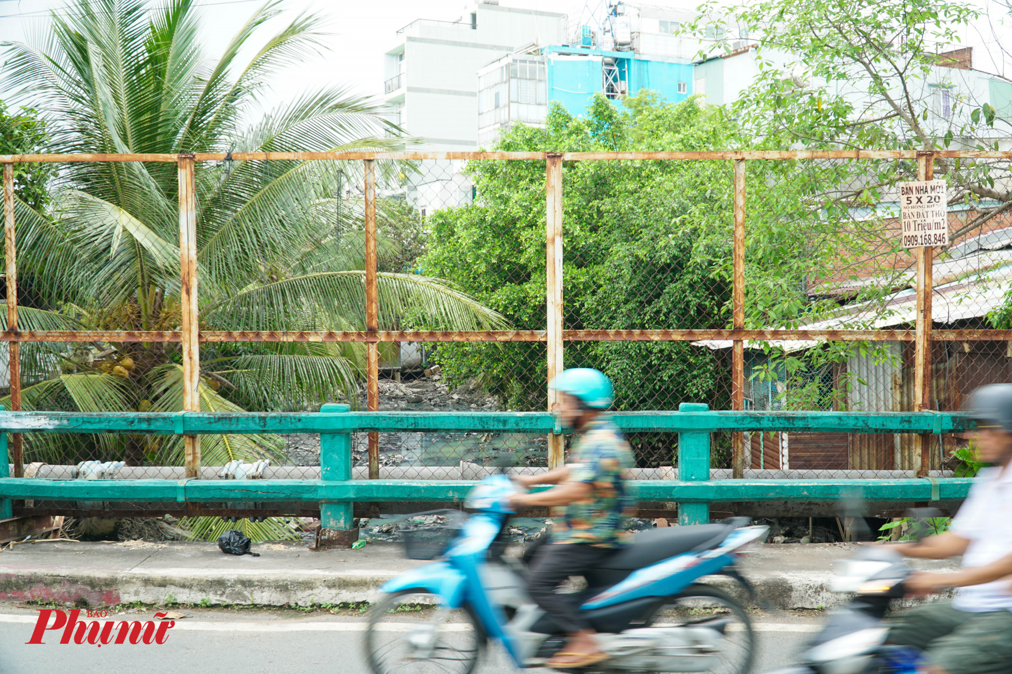 Cầu Nối - trên đường Cao Lỗ, quận 8