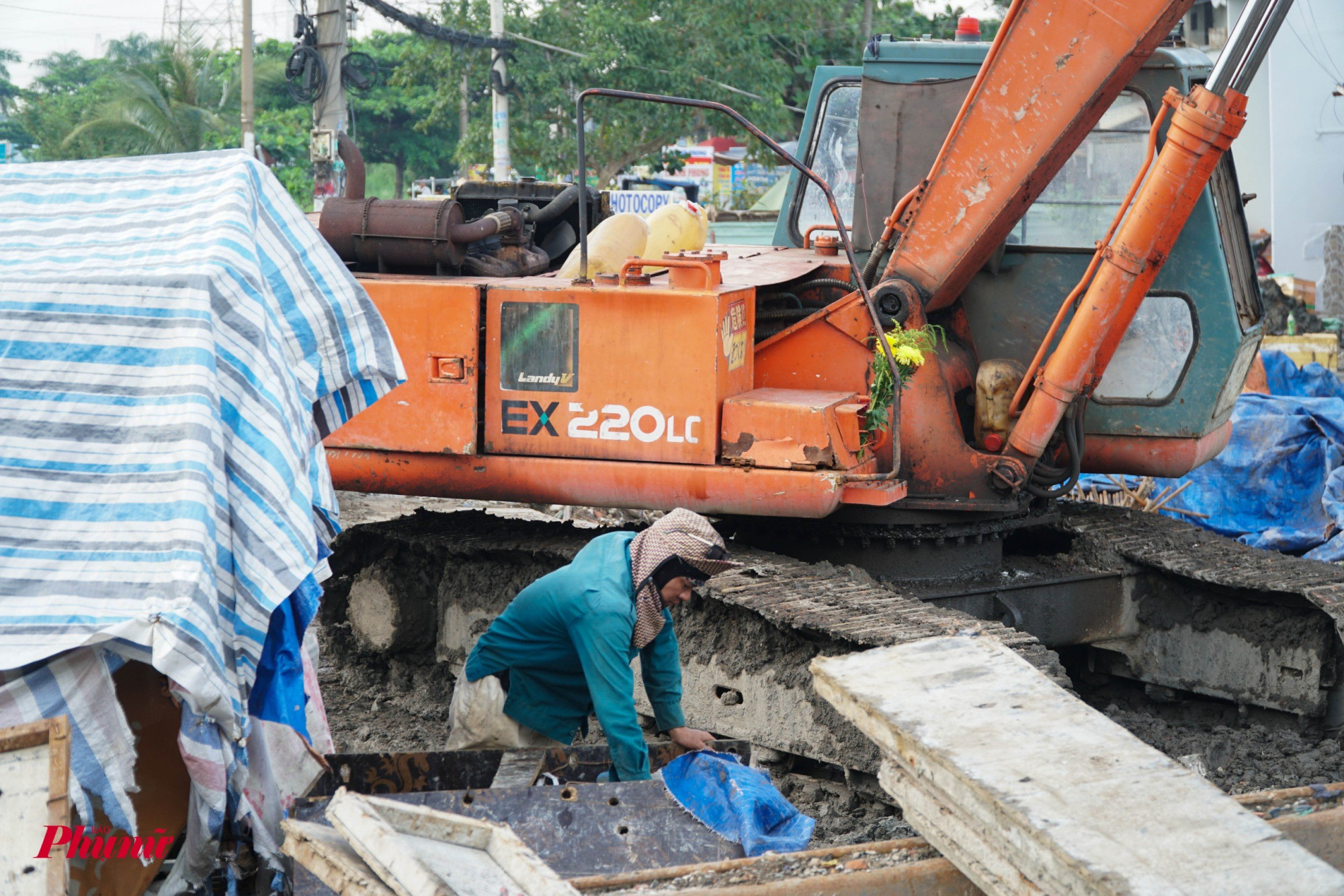 Hiện các công nhân đang tích cực thi công để dự án sớm hoàn thiện.