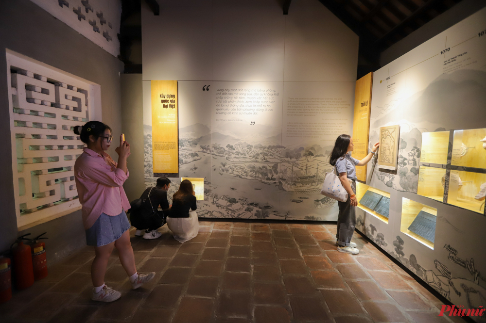 Khu trưng bày lưu giữ những dấu tích và những quá trình lịch sử của chế độ khoa cử Phong kiến Việt Nam qua các triều đại.