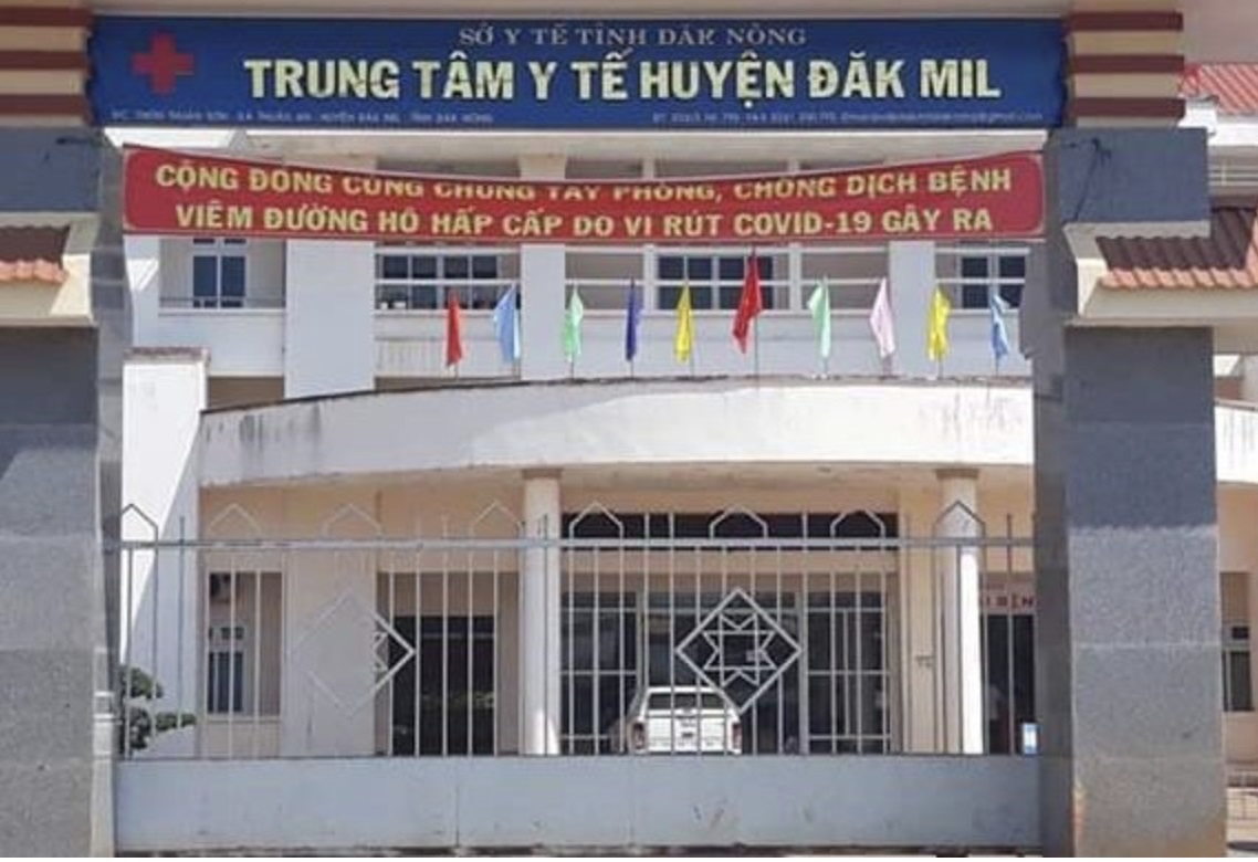 59 em học sinh đã được nhà trường đưa đến Trung tâm Y tế huyện Đắk Mil để cấp cứu.