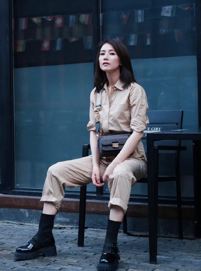 Bộ jumpsuit áo liền quần