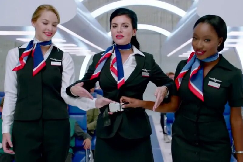 Đồng phục của hãng hàng không American Airlines bị tố gây hại cho sức khỏe của tiếp viên hàng không - Ảnh: 