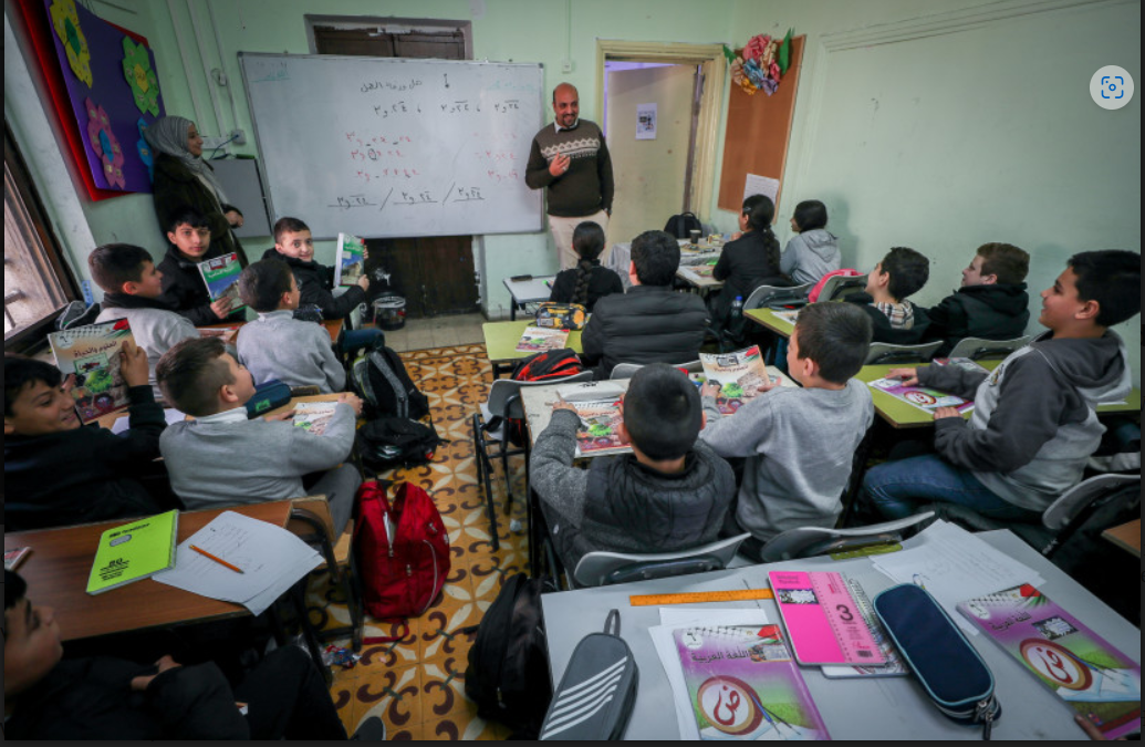 Trường song ngữ Max Rayne Hand in Hand Jerusalem của Israel đã giành được giải thưởng ở hạng mục “Trường học vượt qua nghịch cảnh” - Ảnh: Jamal Awad/