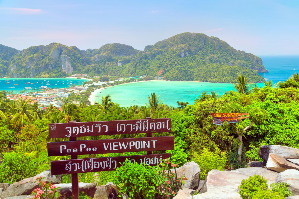 Ngắm toàn cảnh hòn đảo tại ViewPoint-Làng Koh Phi Phi Don - Ảnh Tripadvisor