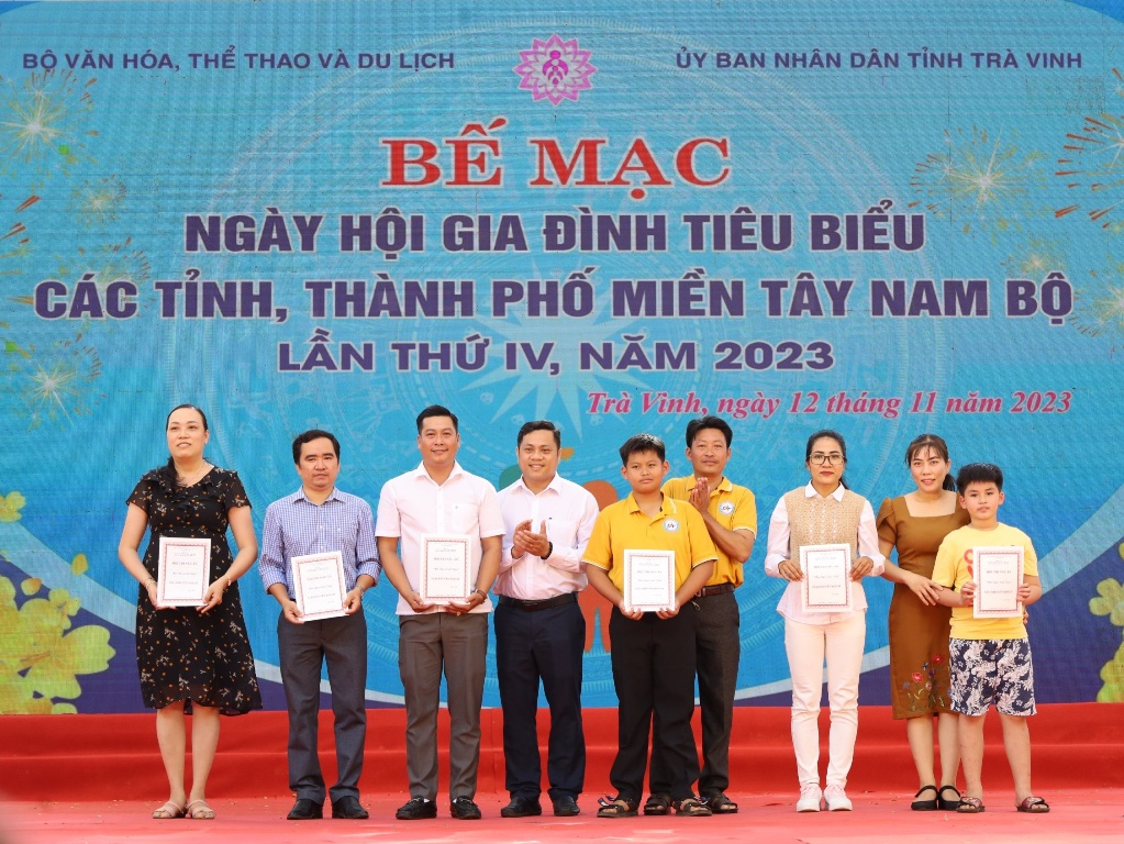 Trao giải cho các phần thi