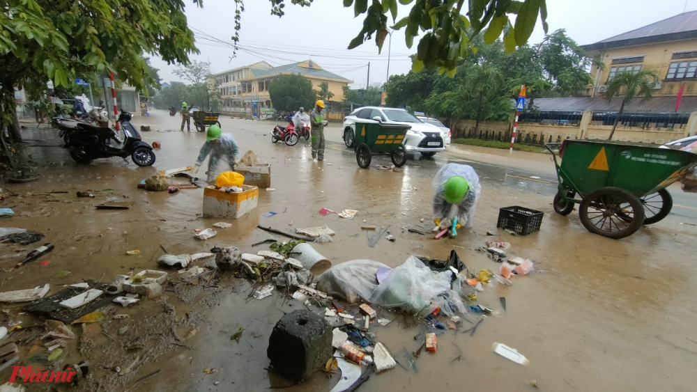Ông Trần Xuân Lập ở phường Xuân Phú cho biết, nếu không được xử lý kịp thời sẽ gây ô nhiễm môi trường và bùng phát các loại dịch bệnh ảnh hưởng đến sức khỏe của người dân.
