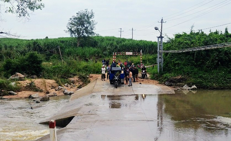 Tràn suối Hố Nai, anh Cường bị nước lũ cuốn trôi