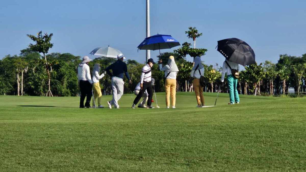 Hình ảnh ở sân golf được báo chí ghi nhận được - Ảnh: Sông Trà