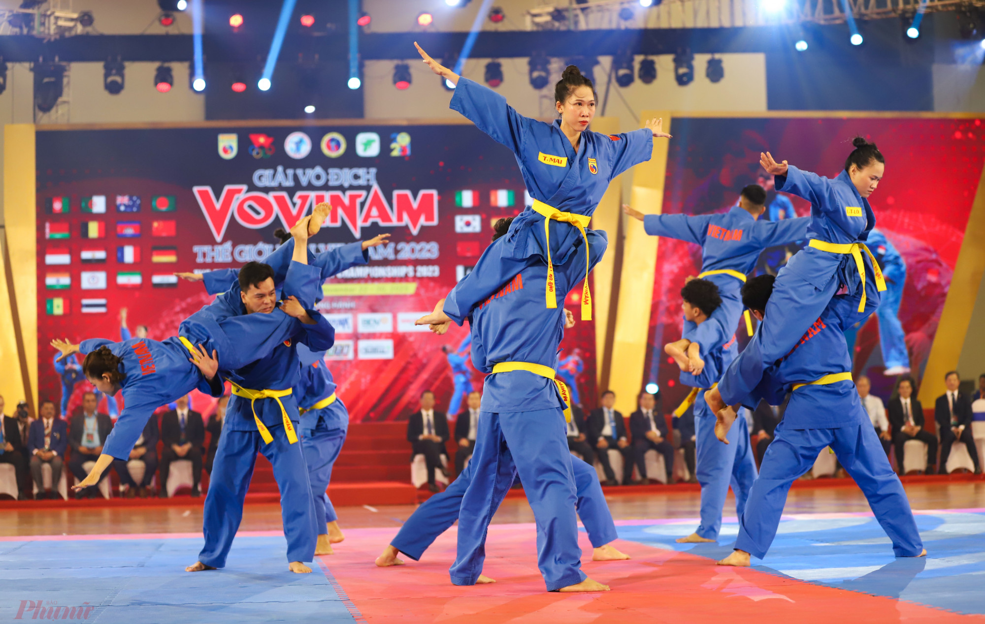 Các nữ vận động viên có màn trình diễn  Tinh hoa Vovinam - Tinh hoa Võ Việt