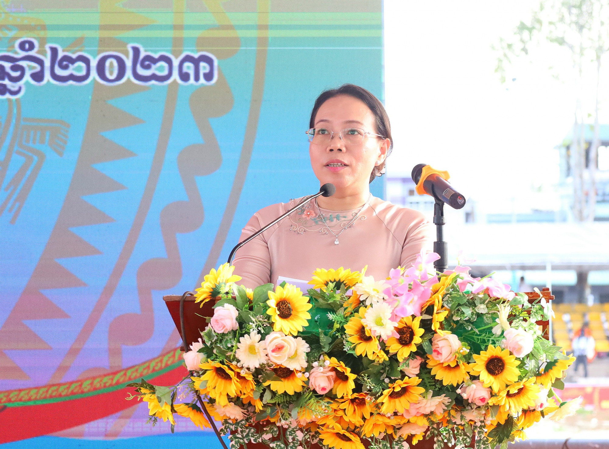 Bà Huỳnh Thị Diễm Ngọc - Phó Chủ tịch UBND tỉnh Sóc Trăng - phát biểu