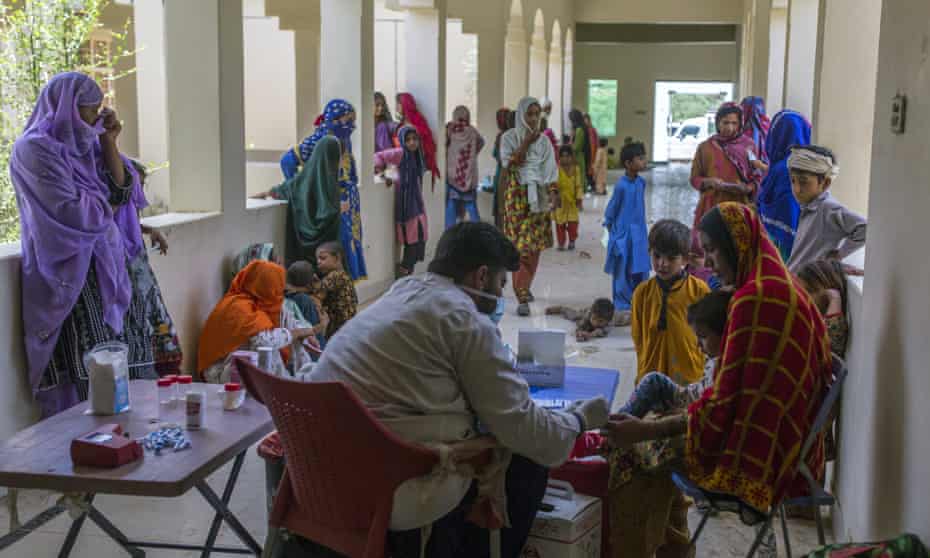 Pakistan ghi nhận số ca mắc sốt xuất huyết tăng vọt sau lũ lụt.