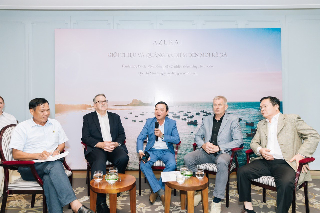 Ông Bùi Thế Nhân (giữa) - Giám đốc Sở Văn hóa Thê thao - Du lịch Bình Thuận chia sẻ tại hội thảo - Ảnh: Azerai