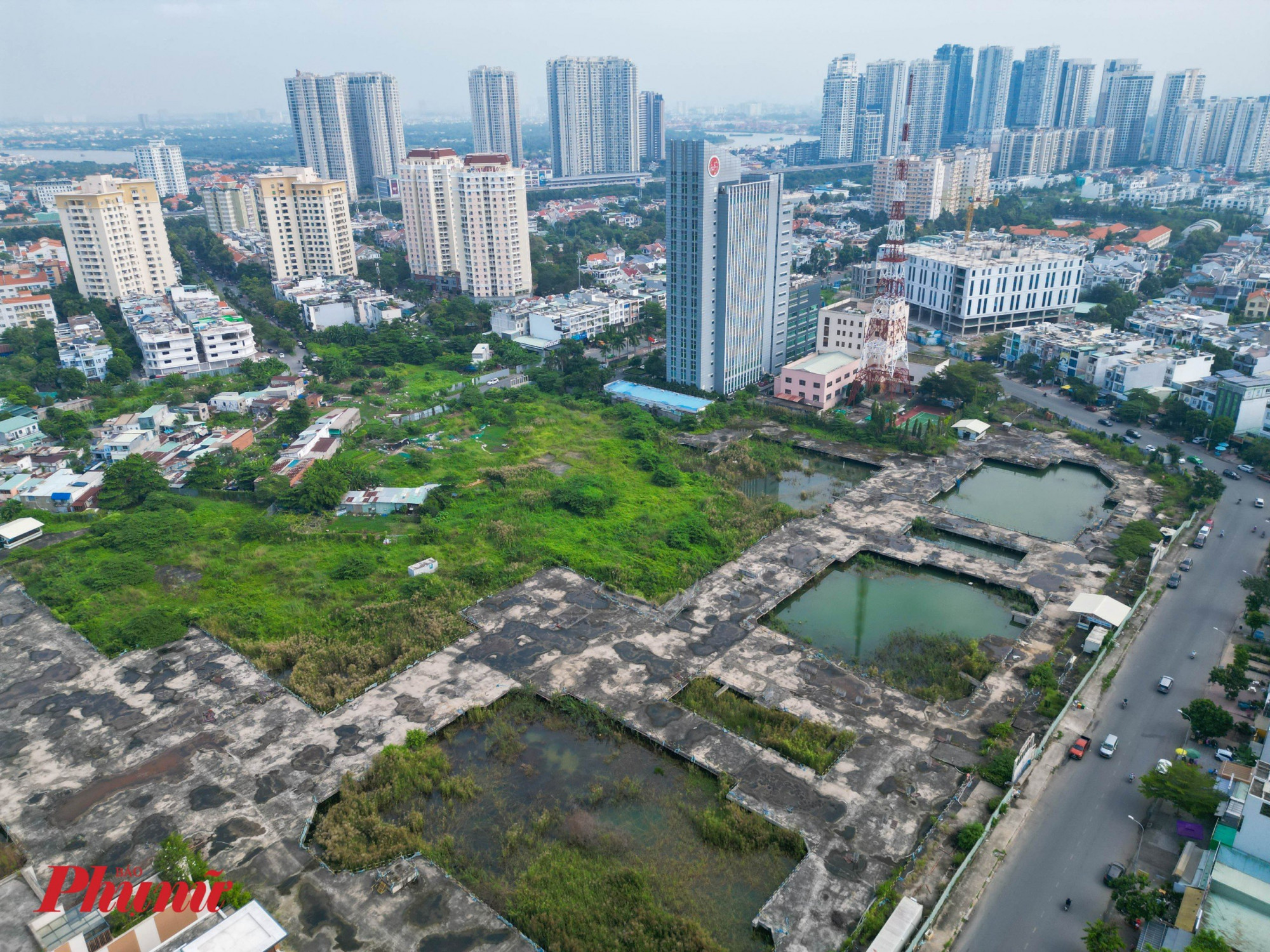 Một góc Khu đô thị An Phú - An Khánh nhìn trên cao xuống vẫn nham nhở sau 25 năm triển khai thực hiện