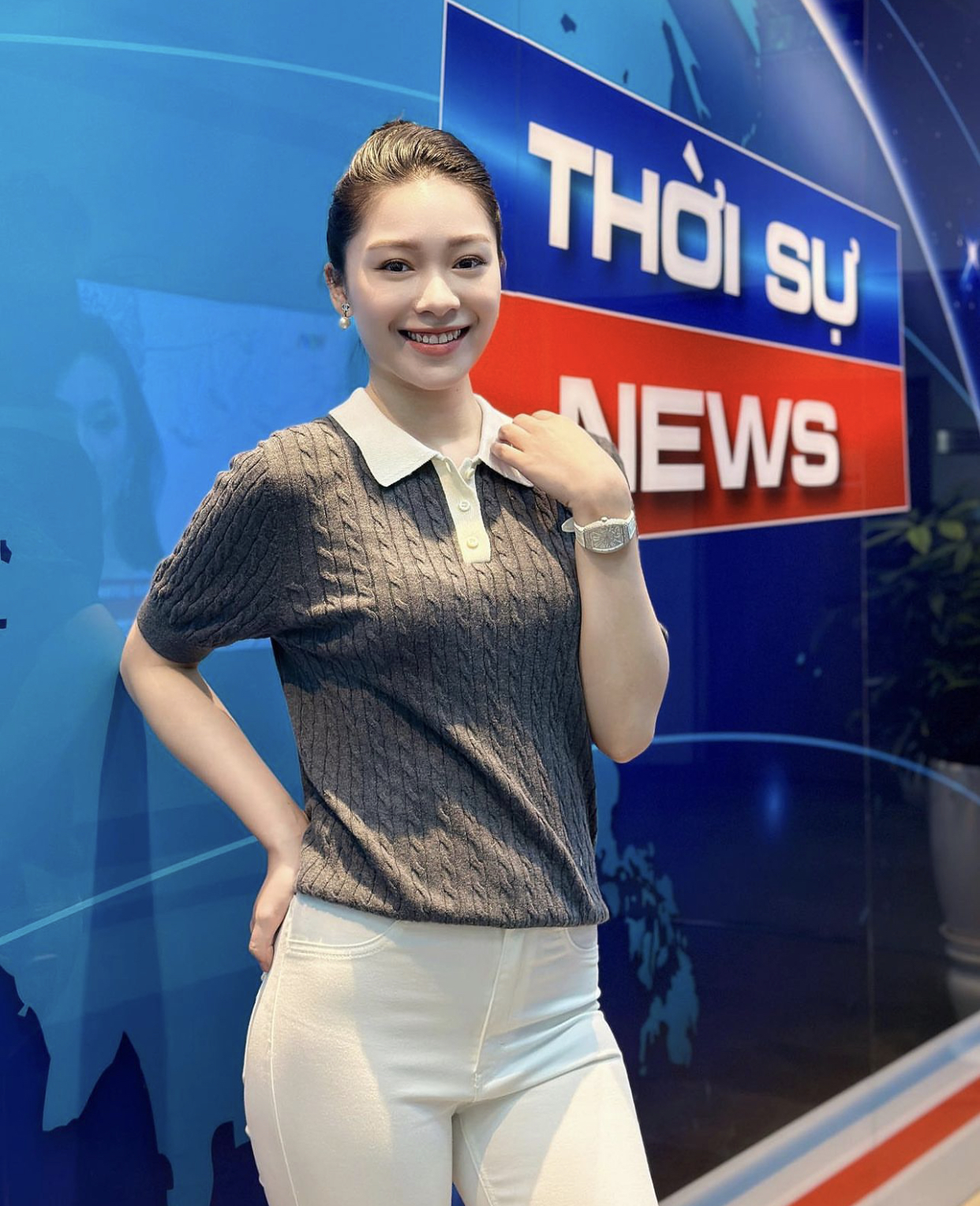 Phạm Hạnh Quyên sinh năm 2001, quê Quảng Ninh. Hiện đang là MC trẻ tuổi đang dẫn Bản tin Thời tiết của đài VTV. Hạnh Quyên từng giành giải Miss Photo, Top 5 Hoa khôi Báo chí của cuộc thi Press Beauty 2020. 