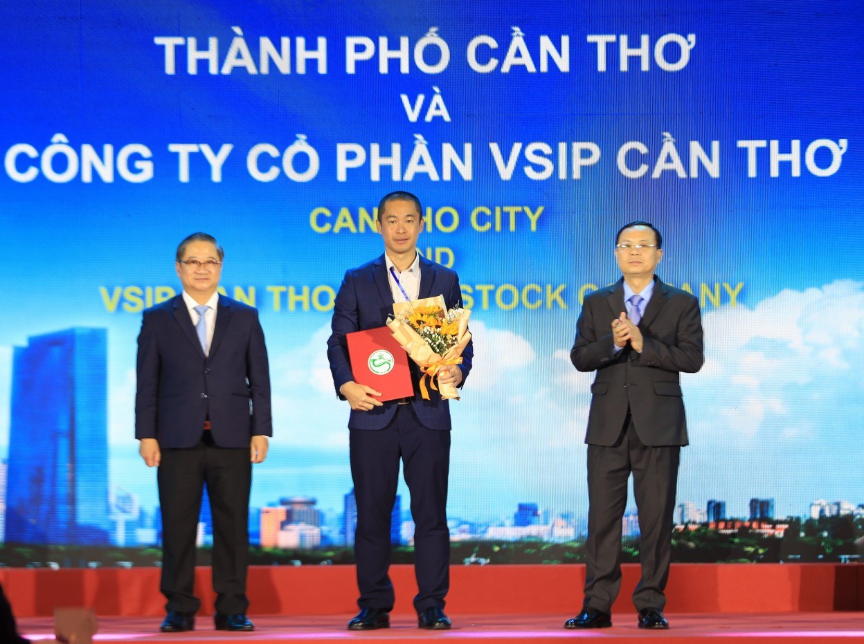 TP Cần Thơ giới thiệu các tiềm năng, thế mạnh, cơ hội đầu tư; trao chủ trương đầu tư, giấy chứng nhận đăng ký đầu tư, trao chủ trương tiếp cận, nghiên cứu, khảo sát dự án ở TP Cần Thơ...  