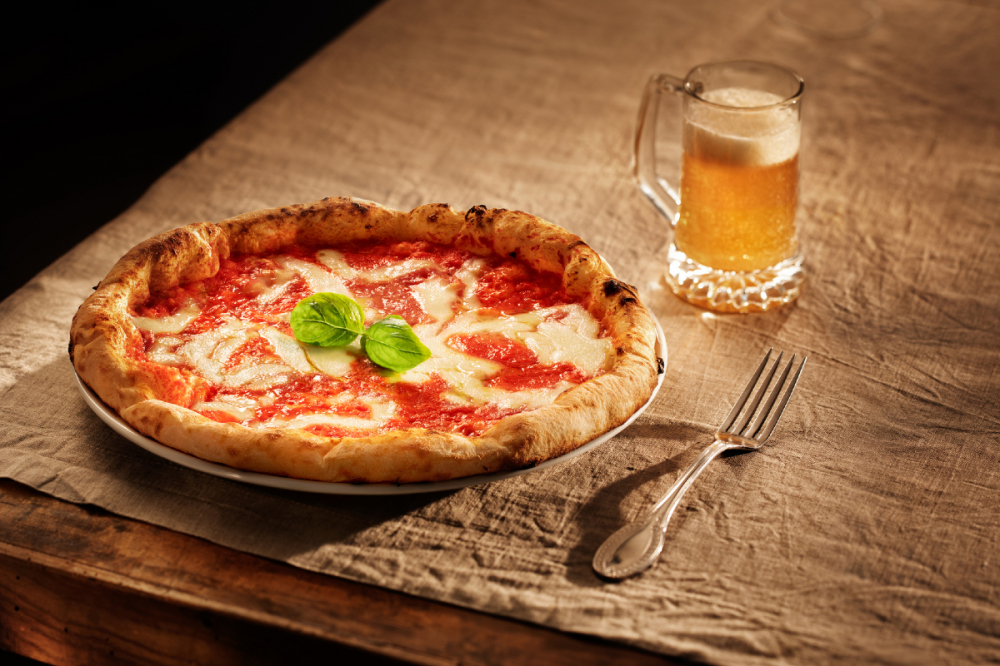 Pizza Napoletana - Ảnh Taste Atlats