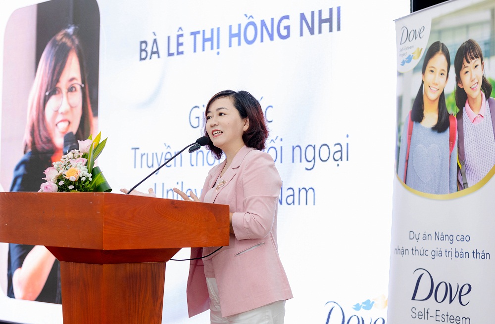 Bà Lê Thị Hồng Nhi - Giám đốc Truyền thông, Đối ngoại, Unilever Việt Nam phát biểu tại khóa tập huấn - Ảnh: Unilever