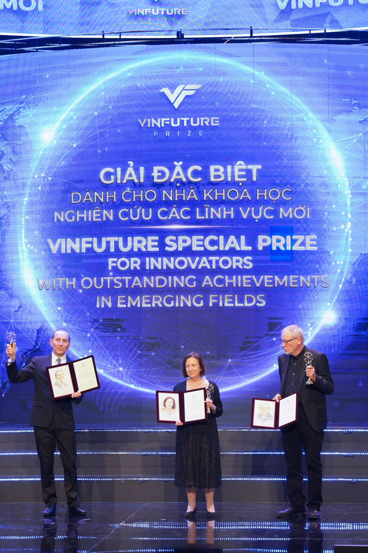 Giải Đặc biệt VinFuture 2023 dành cho Nhà khoa học nghiên cứu các lĩnh vực mới đã được trao giáo sư Daniel Joshua Drucker (Canada), giáo sư  Joel Francis Habener (Mỹ), giáo sư Jens Juul Holst (Đan Mạch) và phó giáo sư Svetlana Mojsov (Mỹ) - Ảnh: Vingroup