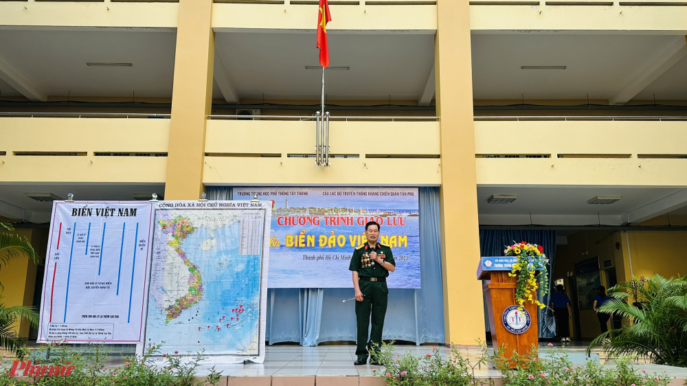 Đại tá Lường Văn Khoa – nguyên Phó Hiệu Trưởng trường Quân sự Quân Khu 7 - đã có bài chia sẻ xúc động với học sinh về biển đảo Việt Nam