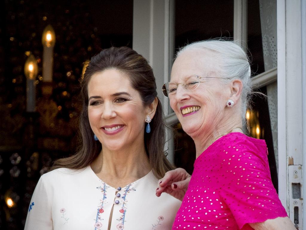 Nữ hoàng Margrethe của Đan Mạch  (phải) và Công nương Mary - Ảnh: Patrick van Katwijk/Getty Images