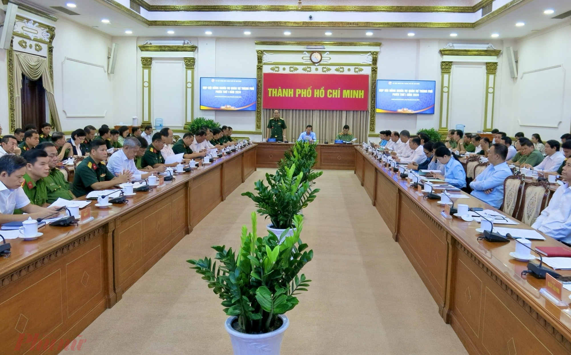 Quang cảnh phiên họp 