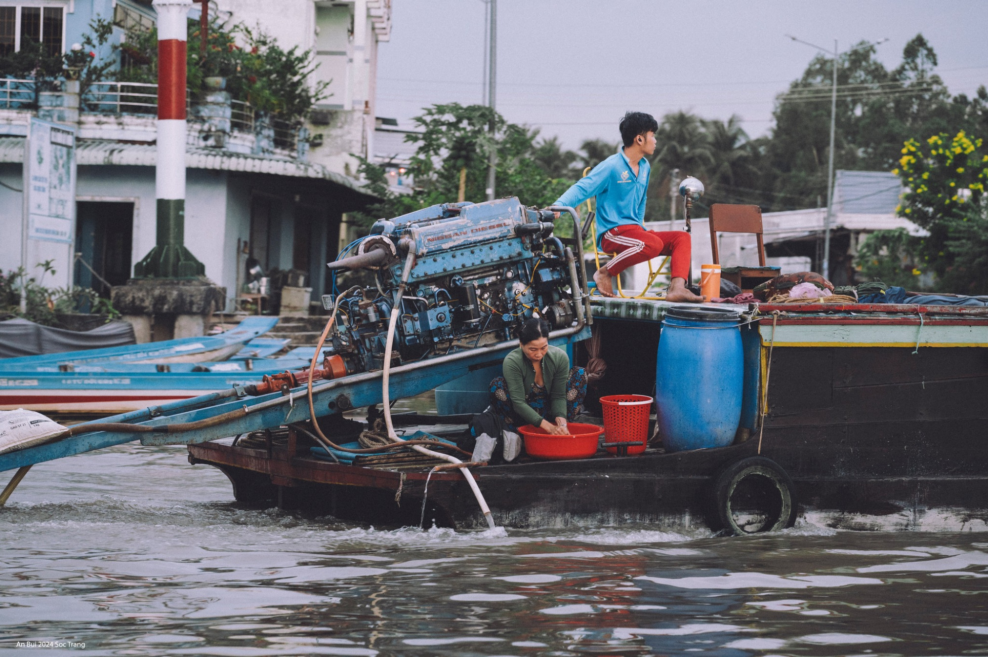 Thời gian chợ hoạt động nhộn nhịp và sôi nổi nhất là khoảng 3-4 giờ khuya đến 7-8 giờ sáng.