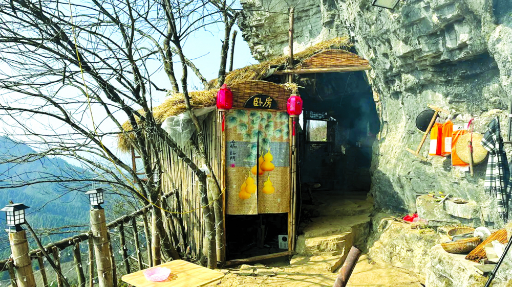 Ngôi nhà do chính tay anh Liu xây dựng  ở quê hương miền núi Xiaxixiang  - Ảnh: Liu Youwen/CNN