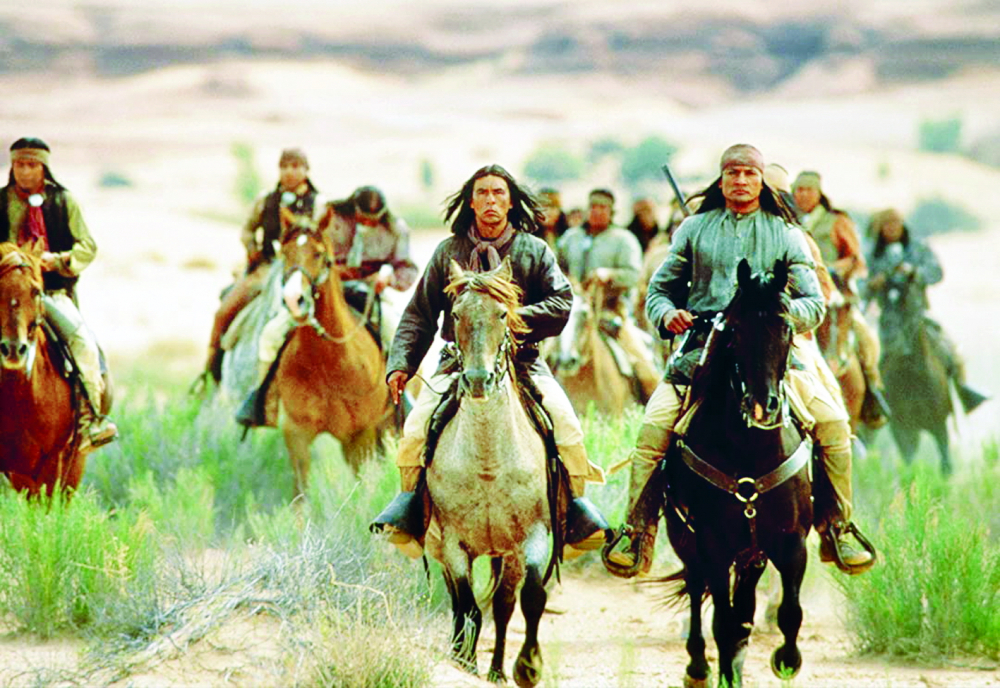 Qua Geronimo: An American Legend, các nhà làm phim đã quyết tâm phơi bày những sự thật lịch sử còn khuất lấp hoặc đã bị chôn vùi theo thời gian