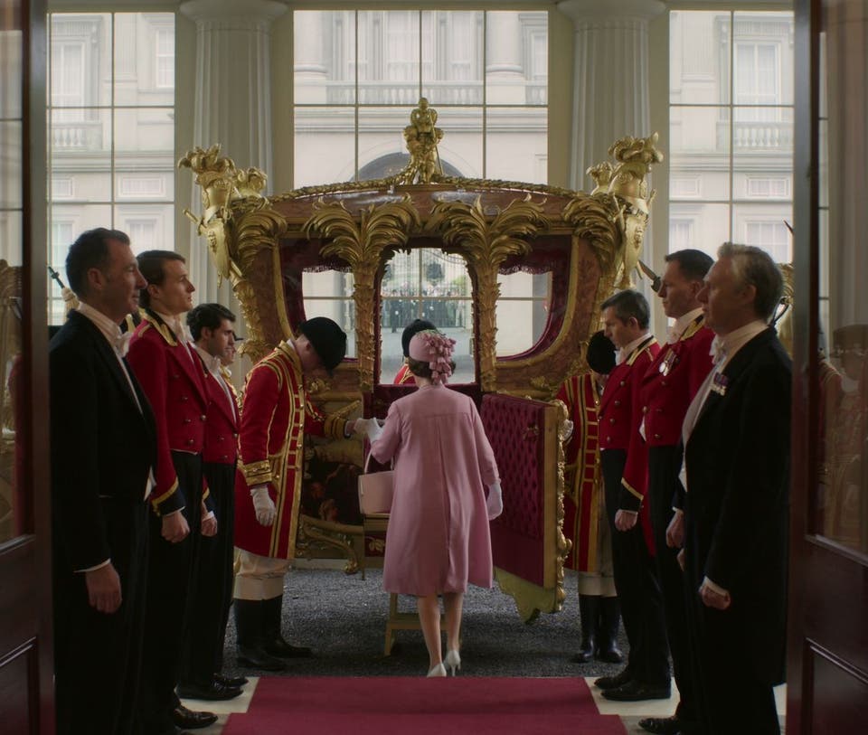 Đạo cụ chiếc xe ngựa hoàng gia trong series phim The Crown được đấu giá ở mức 30.000 - 50.000 bảng Anh